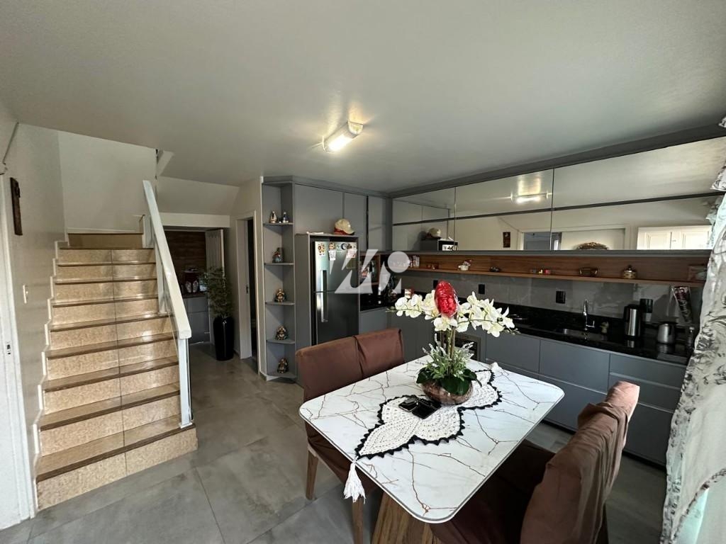 Casa em Alto Aririú, Palhoça. 3 quartos, 210m². Imagem 1 de 14